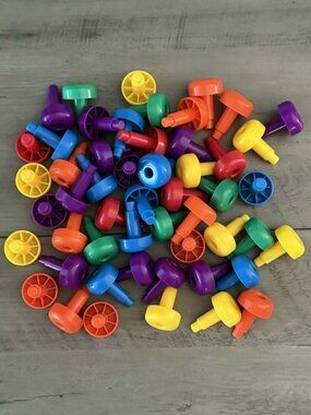 Lakeshore 52Pc Easy Grip Jumbo Pegs